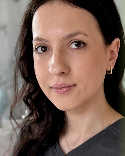 Dr. Roxana Negrea